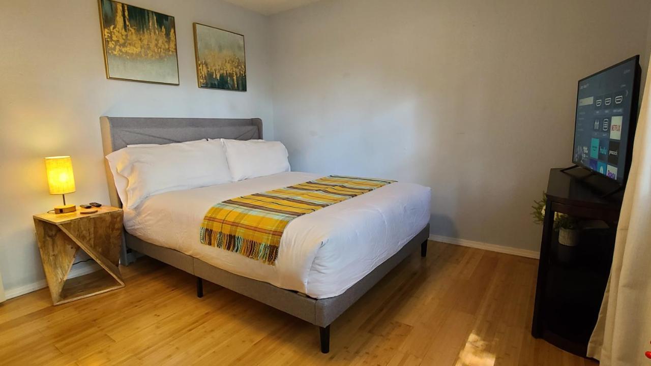 Centrally Located In Rogers And Bentonville! -Private Rooms ภายนอก รูปภาพ