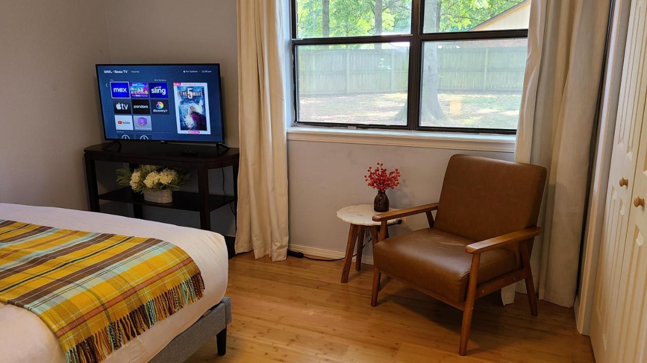 Centrally Located In Rogers And Bentonville! -Private Rooms ภายนอก รูปภาพ