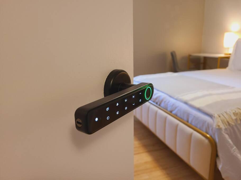Centrally Located In Rogers And Bentonville! -Private Rooms ห้อง รูปภาพ