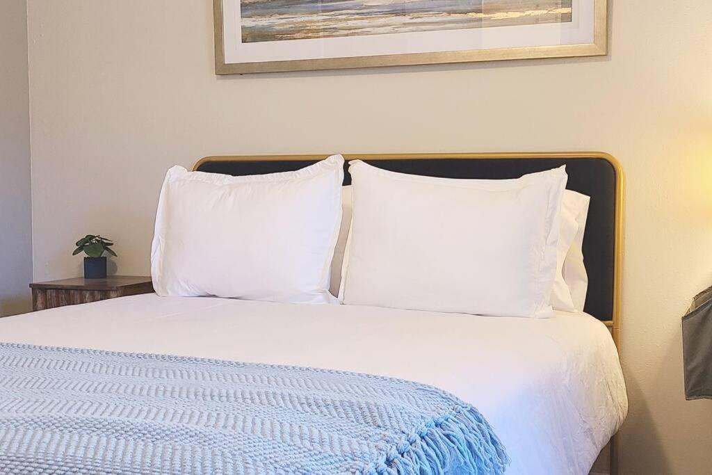 Centrally Located In Rogers And Bentonville! -Private Rooms ภายนอก รูปภาพ