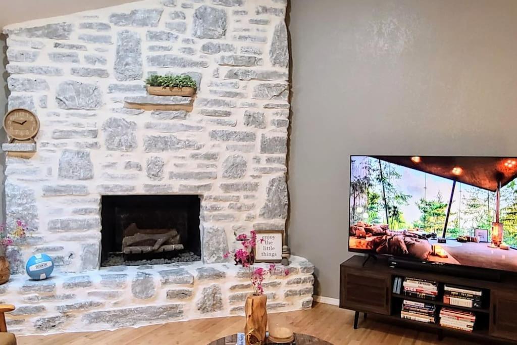 Centrally Located In Rogers And Bentonville! -Private Rooms ภายนอก รูปภาพ